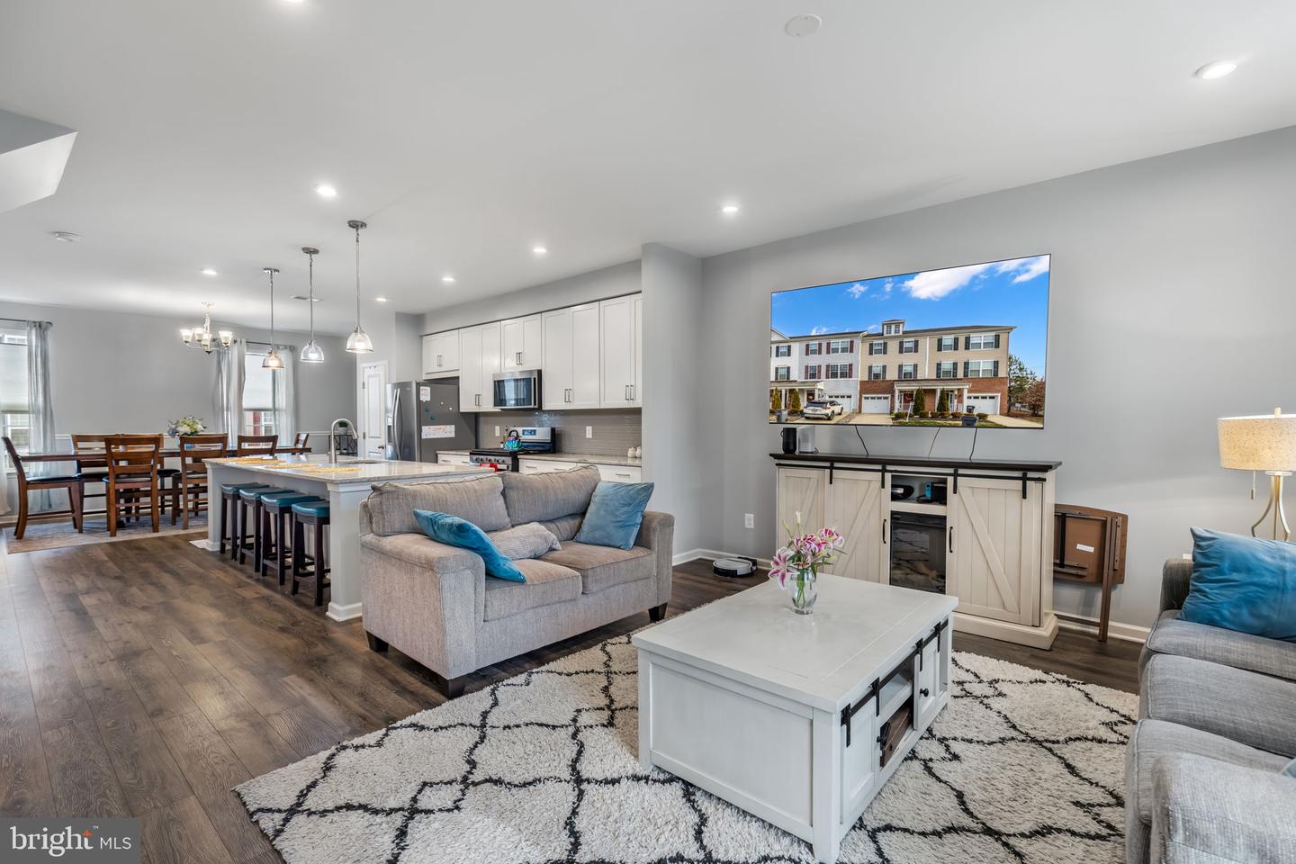 1592 DOROTHY LN, WOODBRIDGE, Virginia 22191, 4 Bedrooms Bedrooms, ,3 BathroomsBathrooms,Residential,For sale,1592 DOROTHY LN,VAPW2108030 MLS # VAPW2108030