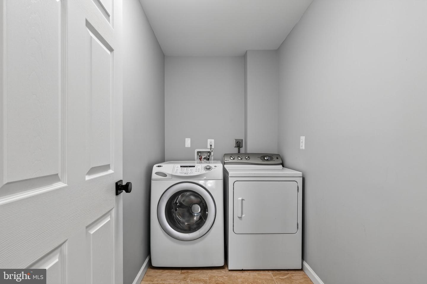 13142 NEW PARKLAND DR, HERNDON, Virginia 20171, 5 Bedrooms Bedrooms, 20 Rooms Rooms,6 BathroomsBathrooms,Residential,For sale,13142 NEW PARKLAND DR,VAFX2281088 MLS # VAFX2281088 13142 NEW PARKLAND DR, HERNDON, Virginia 20171, 5 Bedrooms Bedrooms, 20 Rooms Rooms,6 BathroomsBathrooms,Residential,For sale,13142 NEW PARKLAND DR,VAFX2281088 MLS # VAFX2281088