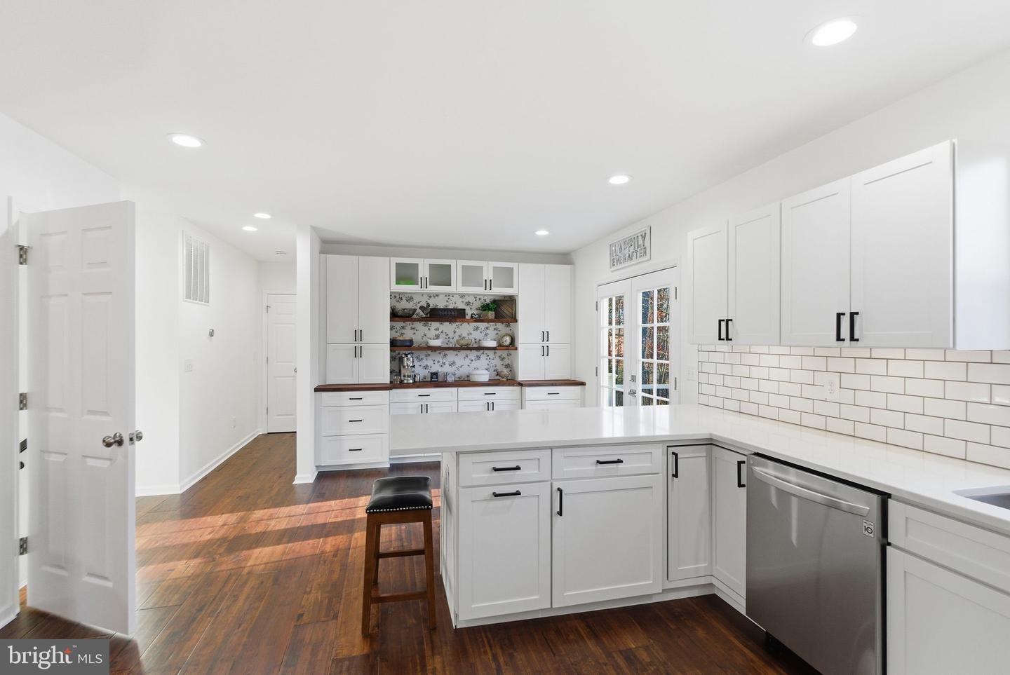 4460 SCOTTS RD, MARSHALL, Virginia 20115, 4 Bedrooms Bedrooms, 9 Rooms Rooms,4 BathroomsBathrooms,Residential,For sale,4460 SCOTTS RD,VAFQ2019808 MLS # VAFQ2019808