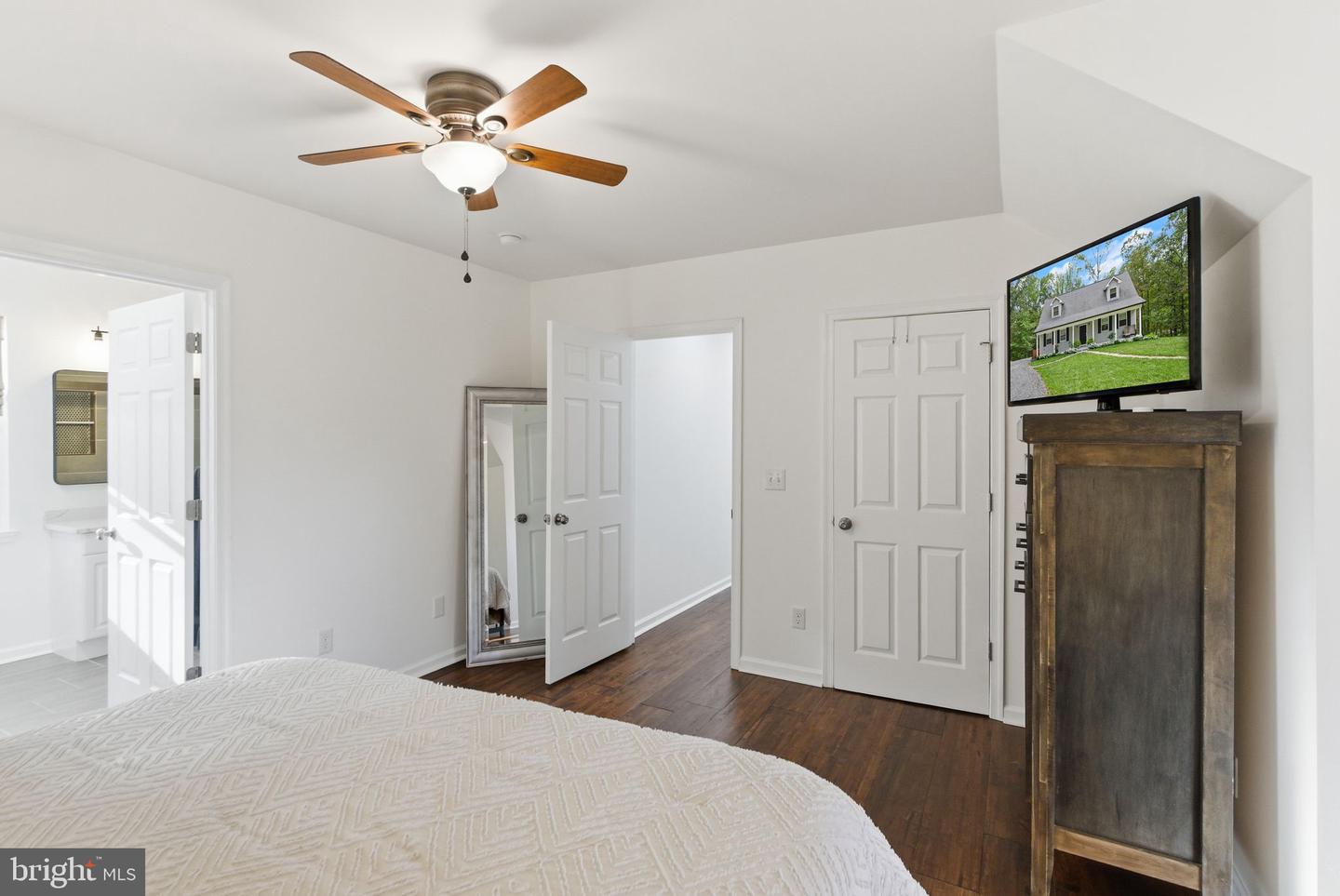 4460 SCOTTS RD, MARSHALL, Virginia 20115, 4 Bedrooms Bedrooms, 9 Rooms Rooms,4 BathroomsBathrooms,Residential,For sale,4460 SCOTTS RD,VAFQ2019808 MLS # VAFQ2019808