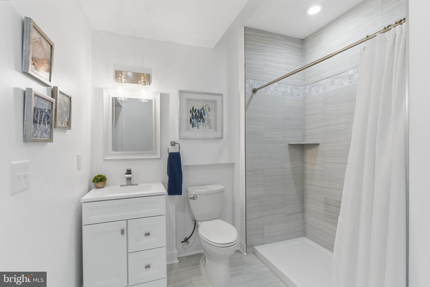 4460 SCOTTS RD, MARSHALL, Virginia 20115, 4 Bedrooms Bedrooms, 9 Rooms Rooms,4 BathroomsBathrooms,Residential,For sale,4460 SCOTTS RD,VAFQ2019808 MLS # VAFQ2019808