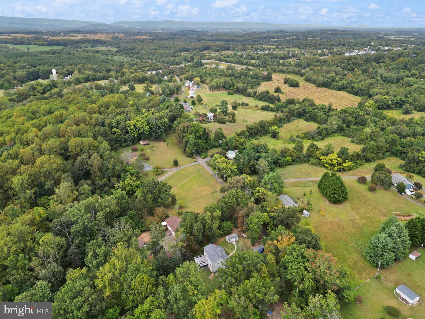 4460 SCOTTS RD, MARSHALL, Virginia 20115, 4 Bedrooms Bedrooms, 9 Rooms Rooms,4 BathroomsBathrooms,Residential,For sale,4460 SCOTTS RD,VAFQ2019808 MLS # VAFQ2019808