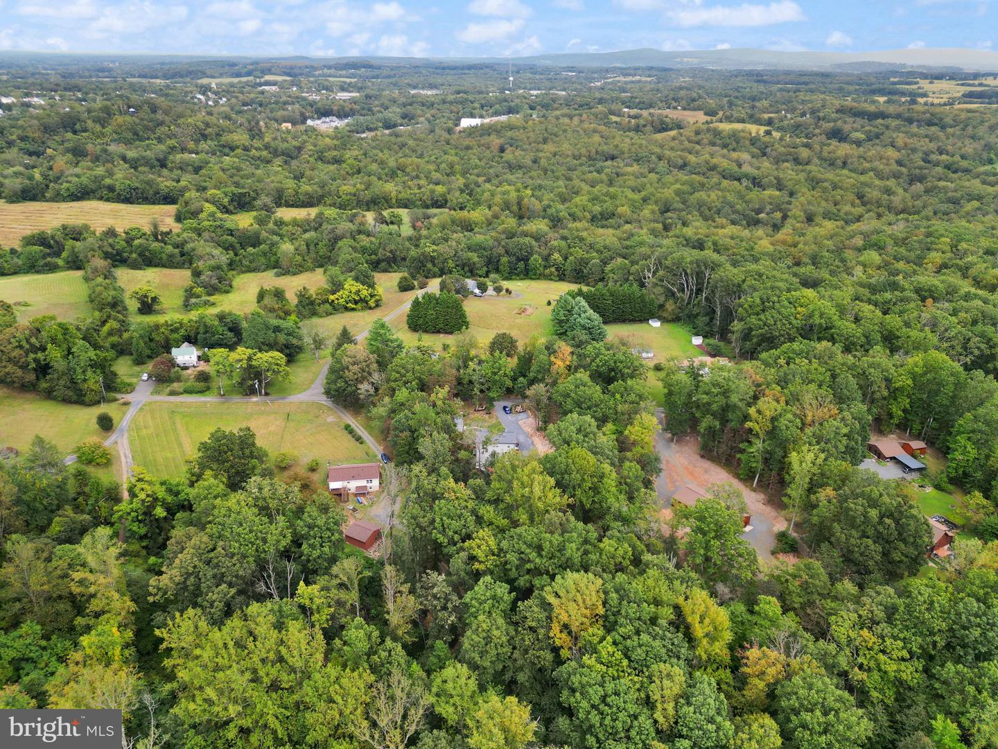 4460 SCOTTS RD, MARSHALL, Virginia 20115, 4 Bedrooms Bedrooms, 9 Rooms Rooms,4 BathroomsBathrooms,Residential,For sale,4460 SCOTTS RD,VAFQ2019808 MLS # VAFQ2019808