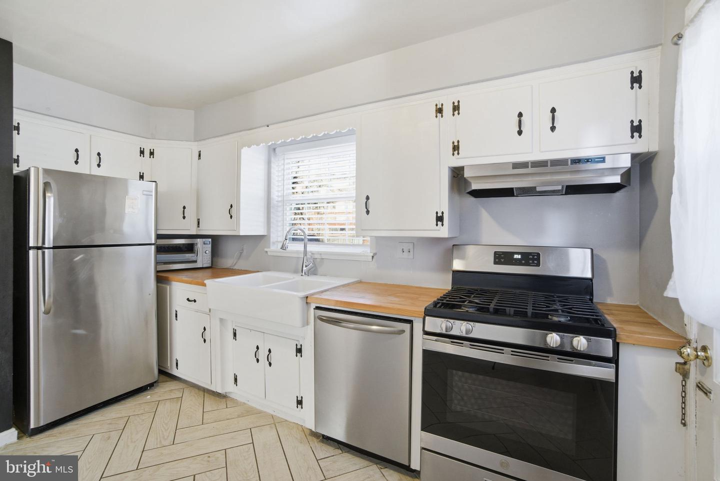 5331 42ND PL NW, WASHINGTON, District Of Columbia 20015, 3 Bedrooms Bedrooms, ,1 BathroomBathrooms,Residential,For sale,5331 42ND PL NW,DCDC2235260 MLS # DCDC2235260