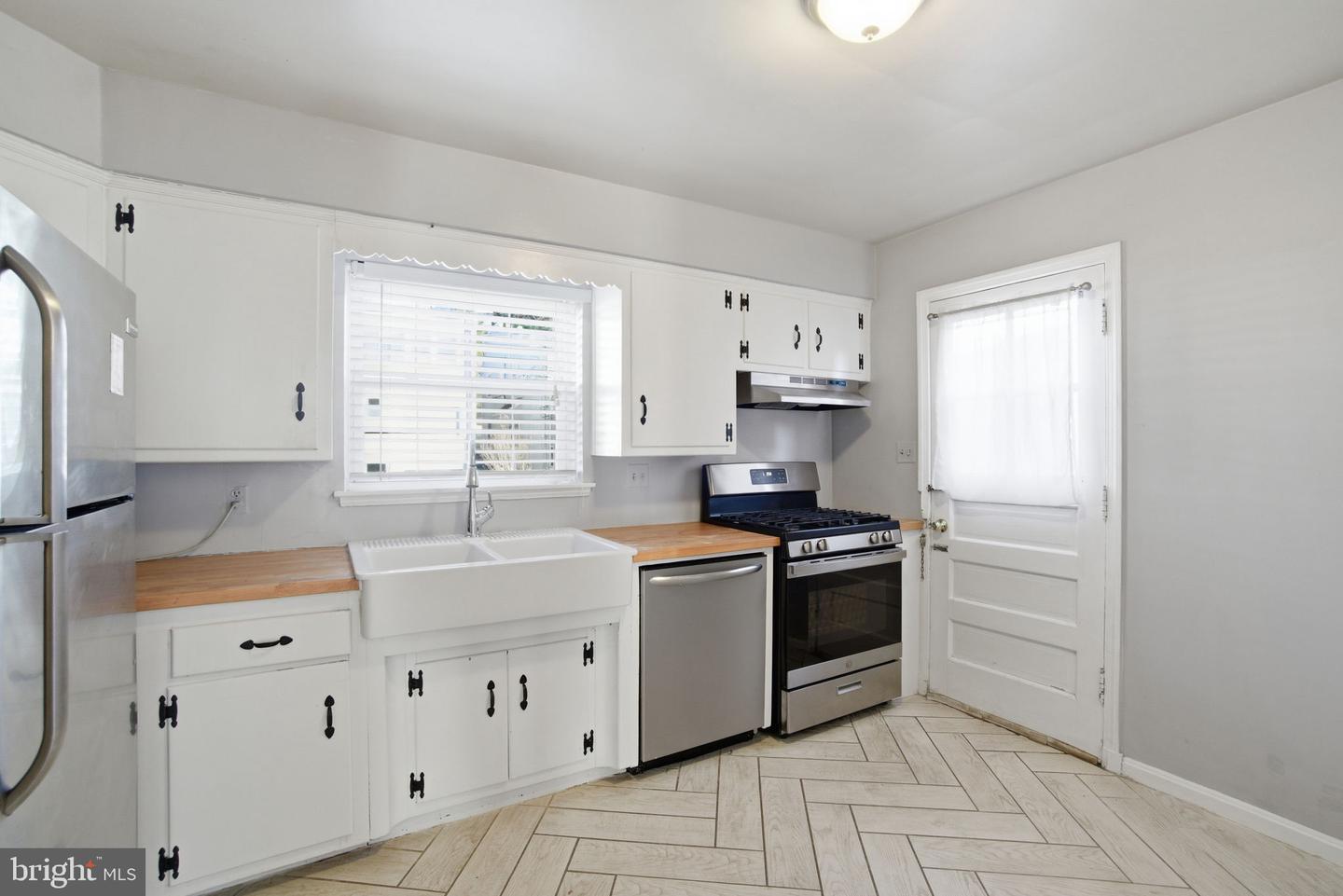 5331 42ND PL NW, WASHINGTON, District Of Columbia 20015, 3 Bedrooms Bedrooms, ,1 BathroomBathrooms,Residential,For sale,5331 42ND PL NW,DCDC2235260 MLS # DCDC2235260