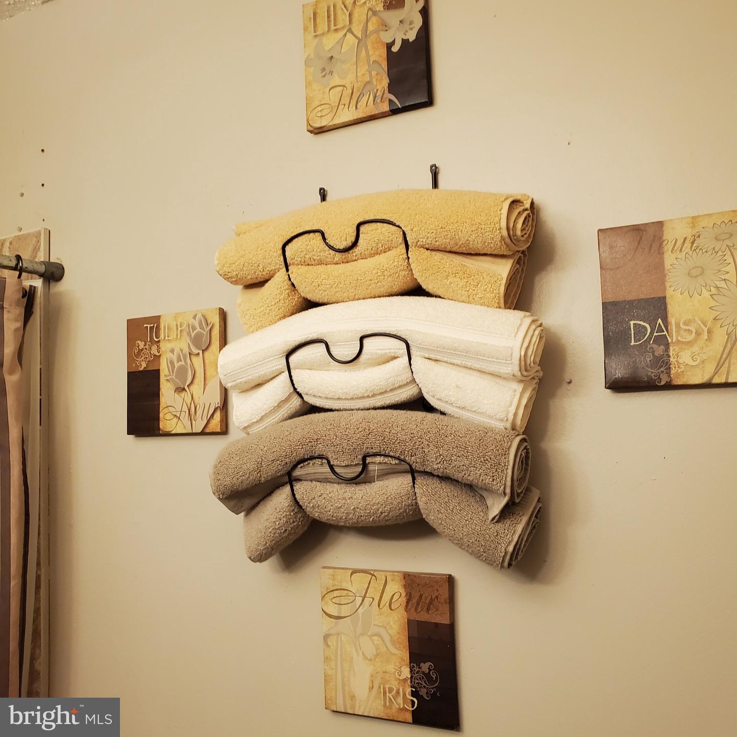 4927 JUST ST NE, WASHINGTON, District Of Columbia 20019, 3 Bedrooms Bedrooms, ,1 BathroomBathrooms,Residential,For sale,4927 JUST ST NE,DCDC2235492 MLS # DCDC2235492