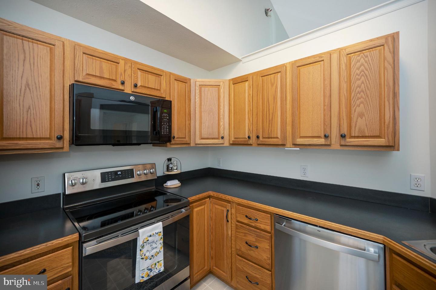 102 SEVEN PINES DR, LOCUST GROVE, Virginia 22508, 5 Bedrooms Bedrooms, 8 Rooms Rooms,3 BathroomsBathrooms,Residential,For sale,102 SEVEN PINES DR,VAOR2012956 MLS # VAOR2012956