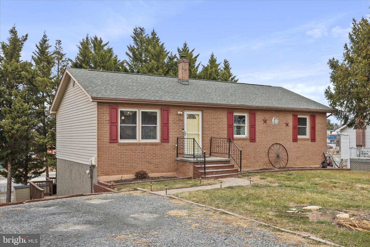 104 LINWOOD CT, STEPHENS CITY, Virginia 22655, 3 Bedrooms Bedrooms, 9 Rooms Rooms,2 BathroomsBathrooms,Residential,For sale,104 LINWOOD CT,VAFV2038602 MLS # VAFV2038602 104 LINWOOD CT, STEPHENS CITY, Virginia 22655, 3 Bedrooms Bedrooms, 9 Rooms Rooms,2 BathroomsBathrooms,Residential,For sale,104 LINWOOD CT,VAFV2038602 MLS # VAFV2038602