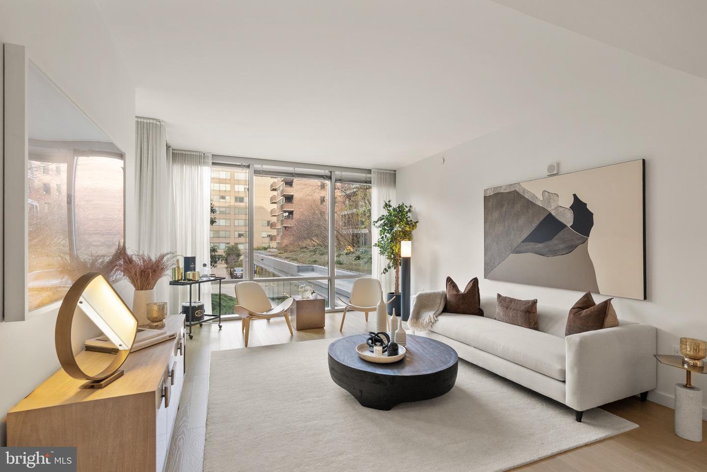 1111 24TH ST NW #27, WASHINGTON, District Of Columbia 20037, 2 Bedrooms Bedrooms, 4 Rooms Rooms,2 BathroomsBathrooms,Residential,For sale,1111 24TH ST NW #27,DCDC2238934 MLS # DCDC2238934