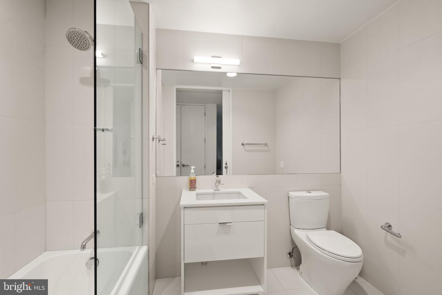 1111 24TH ST NW #27, WASHINGTON, District Of Columbia 20037, 2 Bedrooms Bedrooms, 4 Rooms Rooms,2 BathroomsBathrooms,Residential,For sale,1111 24TH ST NW #27,DCDC2238934 MLS # DCDC2238934