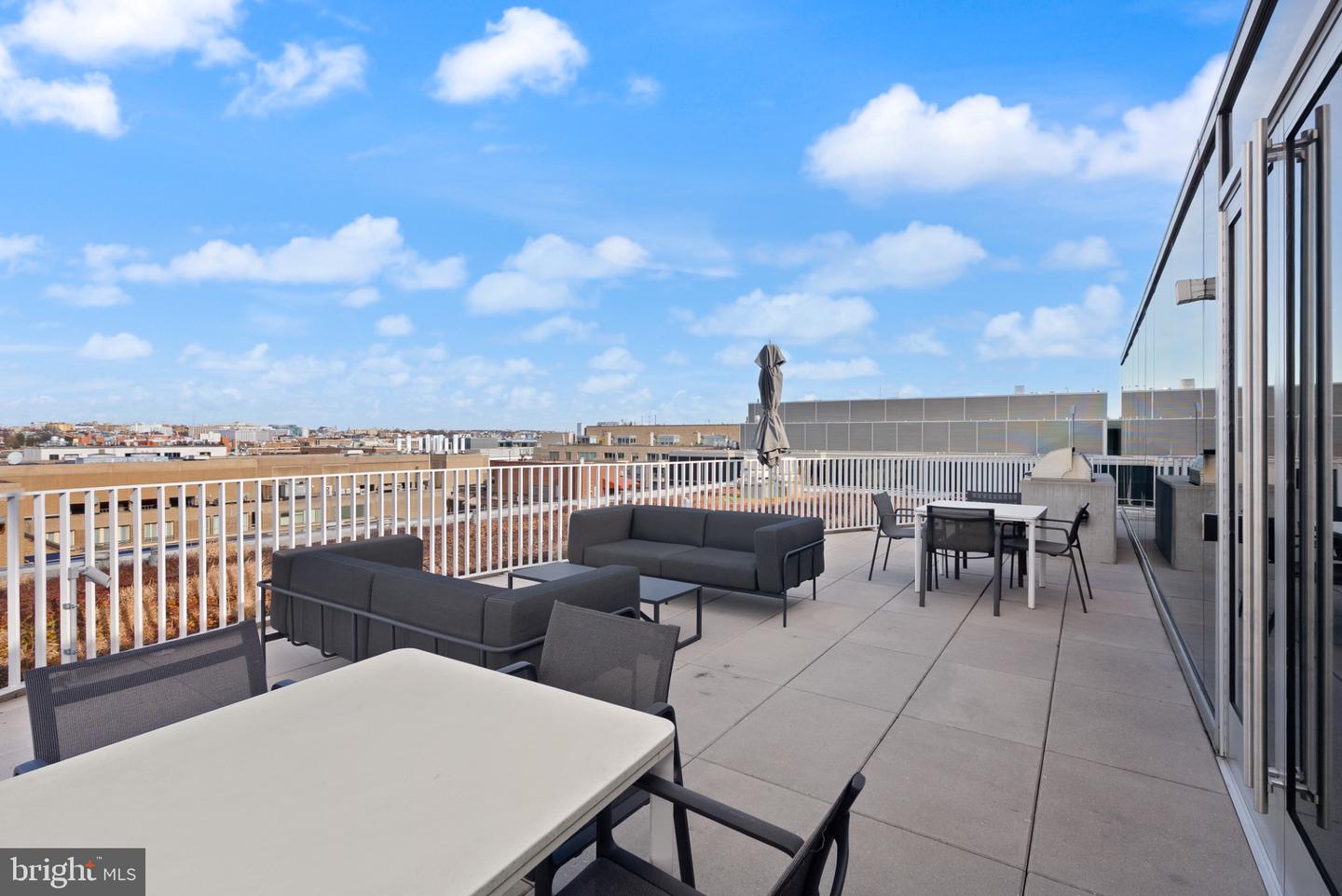 1111 24TH ST NW #27, WASHINGTON, District Of Columbia 20037, 2 Bedrooms Bedrooms, 4 Rooms Rooms,2 BathroomsBathrooms,Residential,For sale,1111 24TH ST NW #27,DCDC2238934 MLS # DCDC2238934