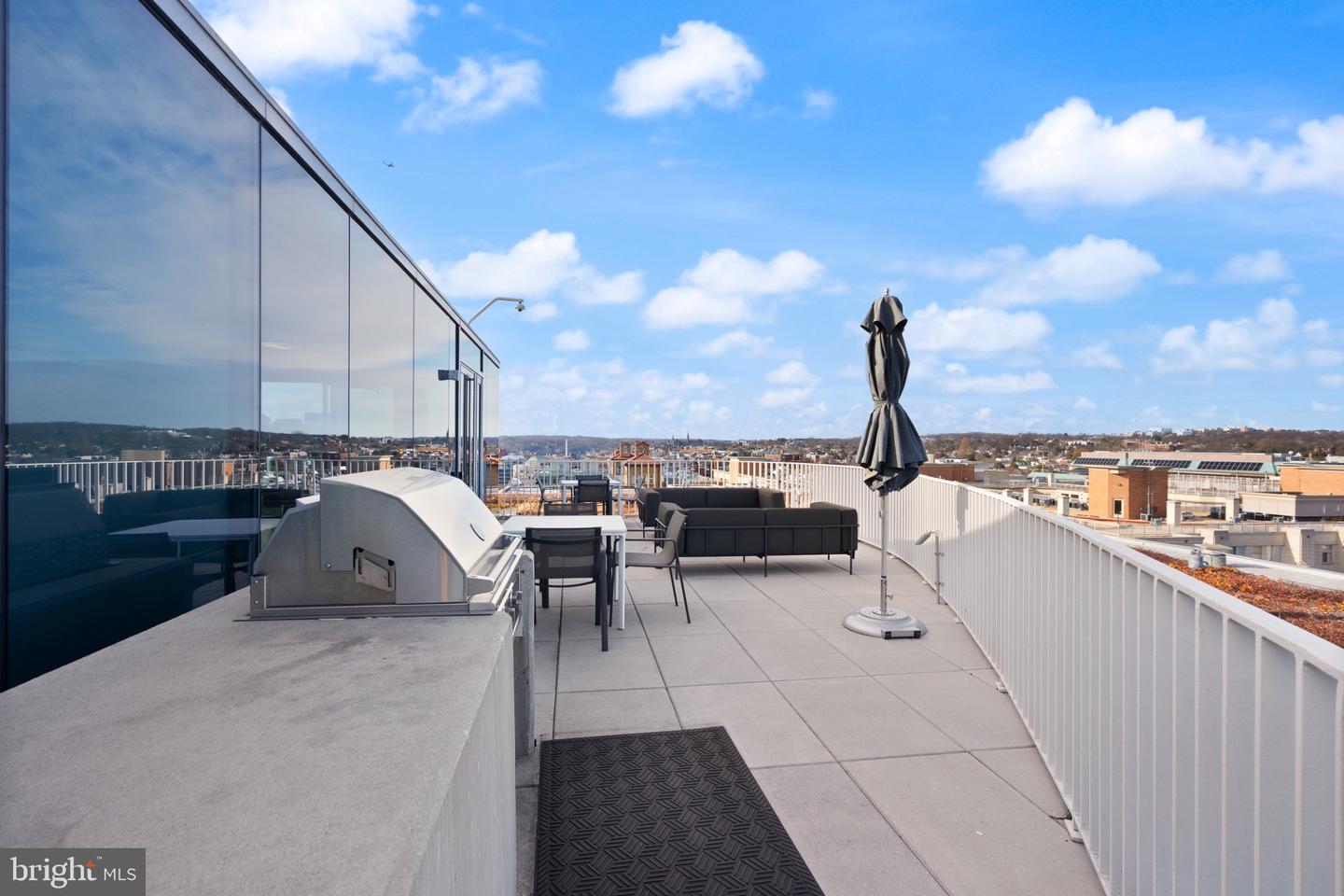 1111 24TH ST NW #27, WASHINGTON, District Of Columbia 20037, 2 Bedrooms Bedrooms, 4 Rooms Rooms,2 BathroomsBathrooms,Residential,For sale,1111 24TH ST NW #27,DCDC2238934 MLS # DCDC2238934