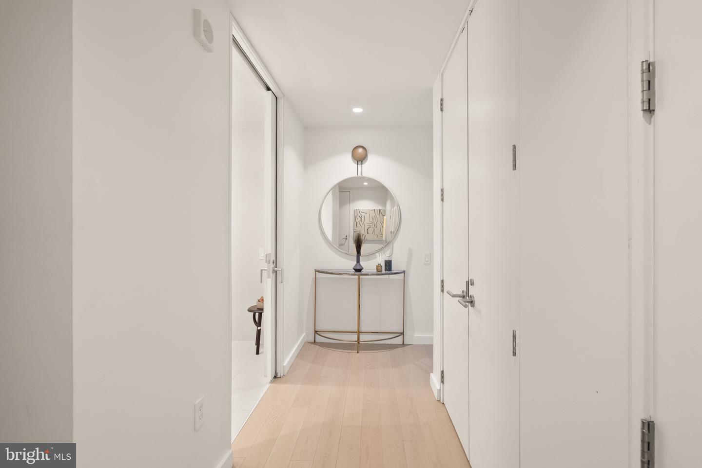 1111 24TH ST NW #27, WASHINGTON, District Of Columbia 20037, 2 Bedrooms Bedrooms, 4 Rooms Rooms,2 BathroomsBathrooms,Residential,For sale,1111 24TH ST NW #27,DCDC2238934 MLS # DCDC2238934