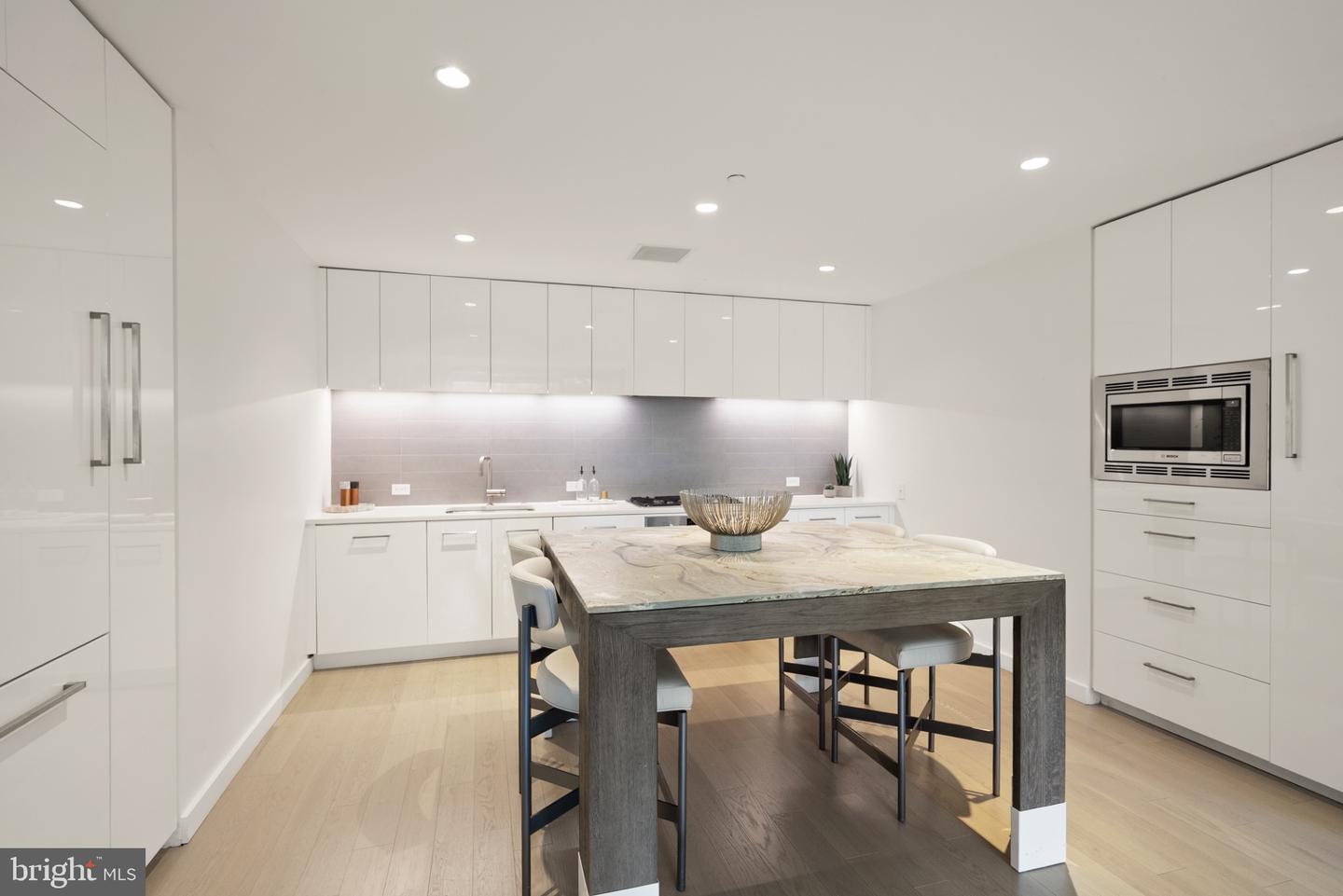 1111 24TH ST NW #27, WASHINGTON, District Of Columbia 20037, 2 Bedrooms Bedrooms, 4 Rooms Rooms,2 BathroomsBathrooms,Residential,For sale,1111 24TH ST NW #27,DCDC2238934 MLS # DCDC2238934