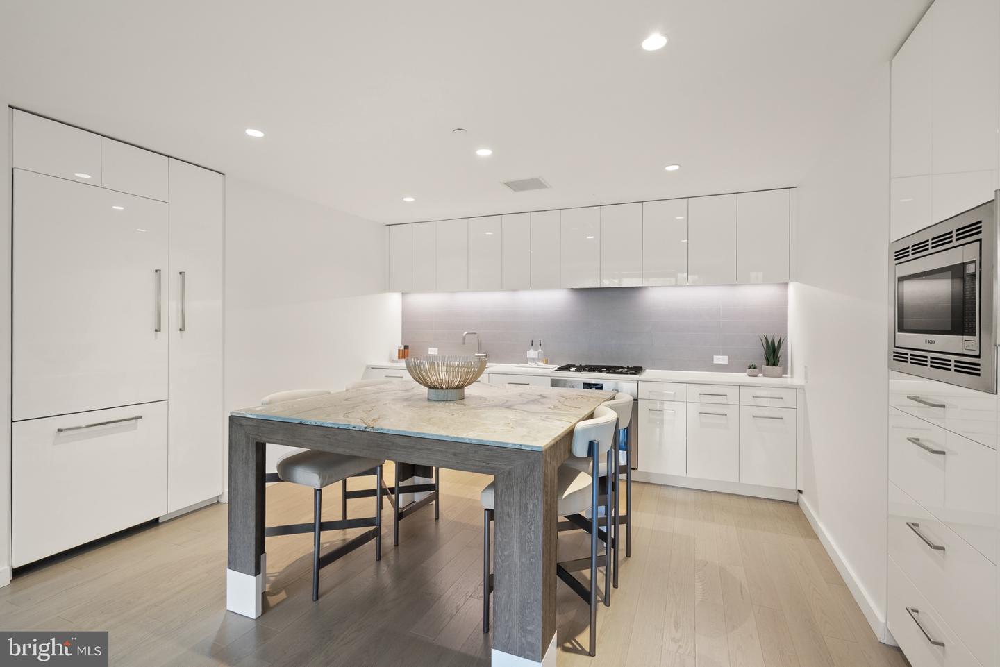 1111 24TH ST NW #27, WASHINGTON, District Of Columbia 20037, 2 Bedrooms Bedrooms, 4 Rooms Rooms,2 BathroomsBathrooms,Residential,For sale,1111 24TH ST NW #27,DCDC2238934 MLS # DCDC2238934