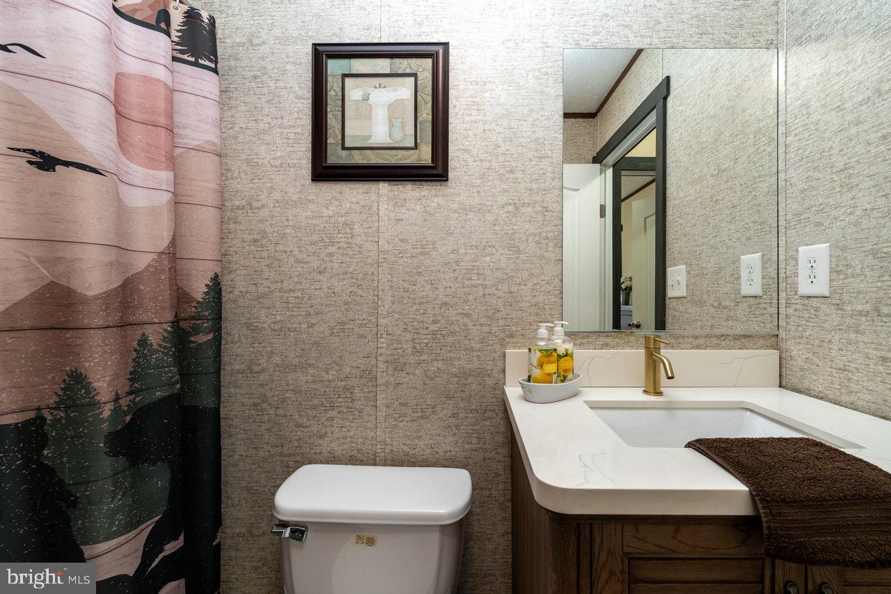 187 HOLLY HILL RD, LURAY, Virginia 22835, 3 Bedrooms Bedrooms, 5 Rooms Rooms,2 BathroomsBathrooms,Residential,For sale,187 HOLLY HILL RD,VAPA2005804 MLS # VAPA2005804