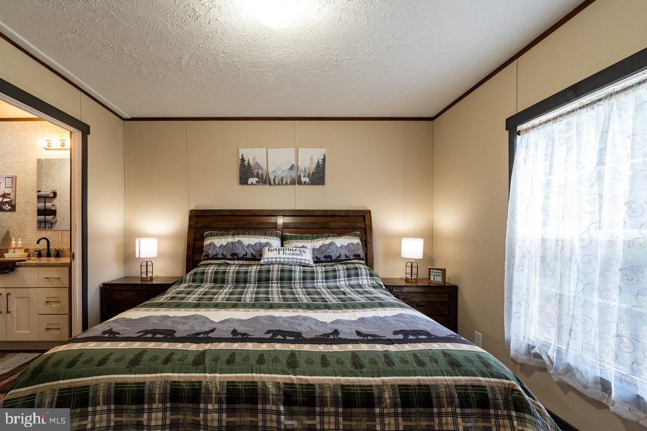 187 HOLLY HILL RD, LURAY, Virginia 22835, 3 Bedrooms Bedrooms, 5 Rooms Rooms,2 BathroomsBathrooms,Residential,For sale,187 HOLLY HILL RD,VAPA2005804 MLS # VAPA2005804