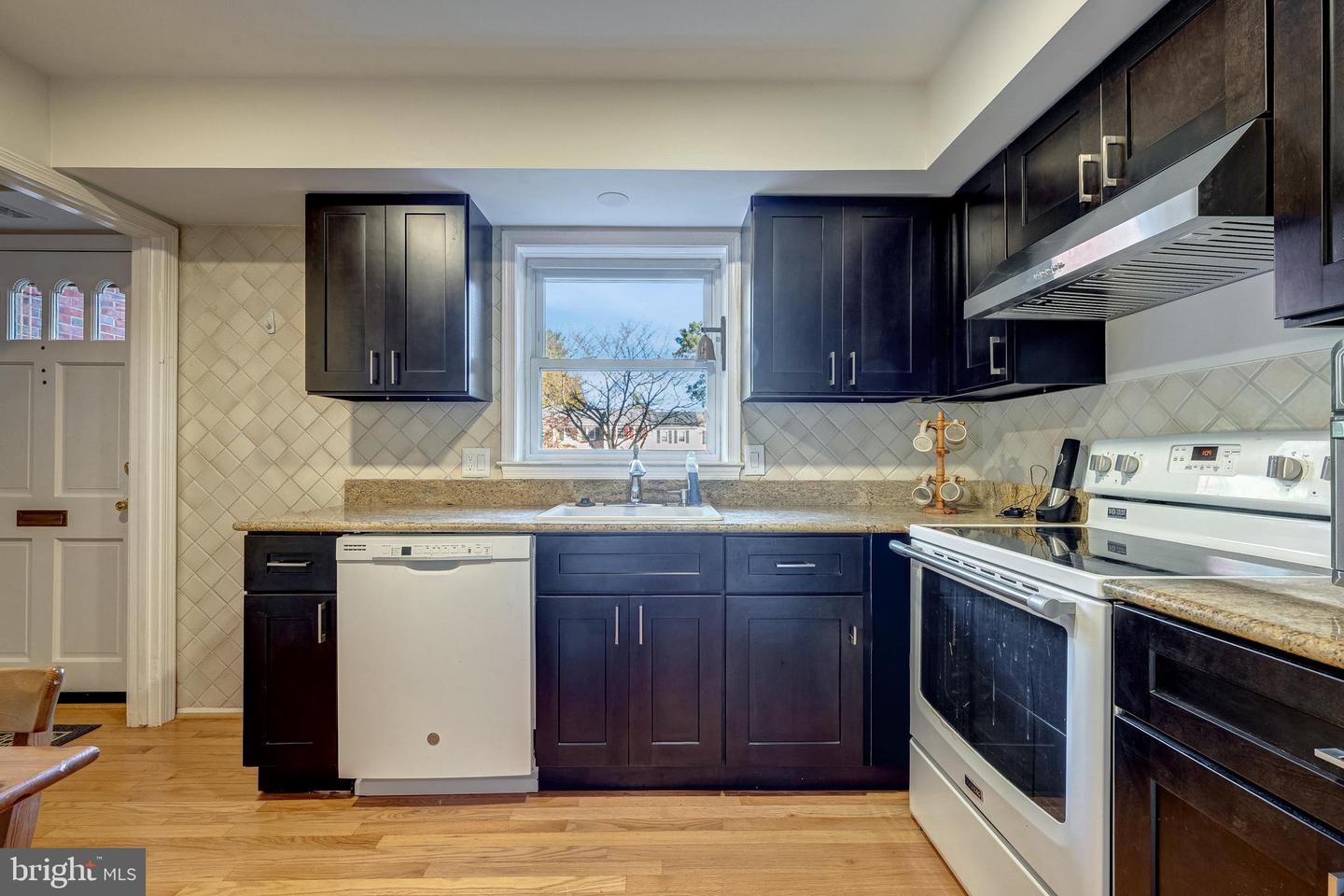 7779 TIVERTON DR, SPRINGFIELD, Virginia 22152, 3 Bedrooms Bedrooms, ,2 BathroomsBathrooms,Residential,For sale,7779 TIVERTON DR,VAFX2283986 MLS # VAFX2283986 7779 TIVERTON DR, SPRINGFIELD, Virginia 22152, 3 Bedrooms Bedrooms, ,2 BathroomsBathrooms,Residential,For sale,7779 TIVERTON DR,VAFX2283986 MLS # VAFX2283986