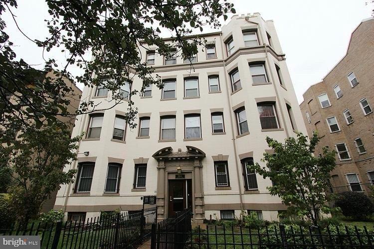 1421 COLUMBIA RD NW #105, WASHINGTON, District Of Columbia 20009, 2 Bedrooms Bedrooms, 3 Rooms Rooms,1 BathroomBathrooms,Residential,For sale,1421 COLUMBIA RD NW #105,DCDC2239642 MLS # DCDC2239642