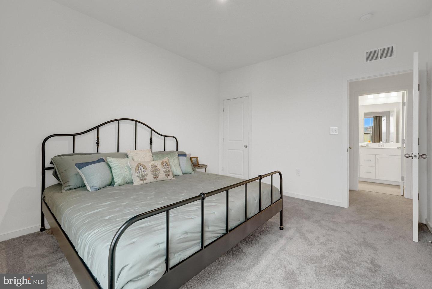 20941 BLUEBIRD SQ, STERLING, Virginia 20165, ,Residential,For sale,20941 BLUEBIRD SQ,VALO2113344 MLS # VALO2113344 20941 BLUEBIRD SQ, STERLING, Virginia 20165, ,Residential,For sale,20941 BLUEBIRD SQ,VALO2113344 MLS # VALO2113344