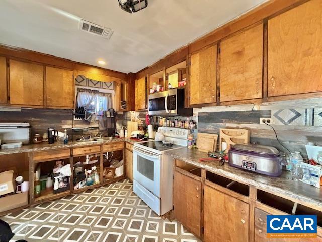 2080 PROFFIT STATION RD, CHARLOTTESVILLE, Virginia 22911, 4 Bedrooms Bedrooms, ,2 BathroomsBathrooms,Residential,For sale,2080 PROFFIT STATION RD,672175 MLS # 672175