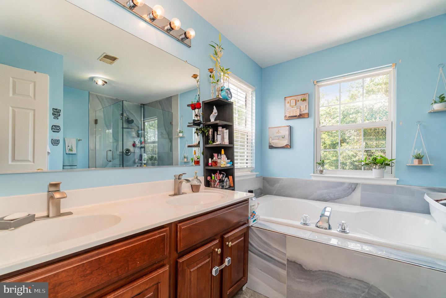 17616 CHISHOLM LN, DUMFRIES, Virginia 22026, 5 Bedrooms Bedrooms, ,3 BathroomsBathrooms,Residential,For sale,17616 CHISHOLM LN,VAPW2092842 MLS # VAPW2092842