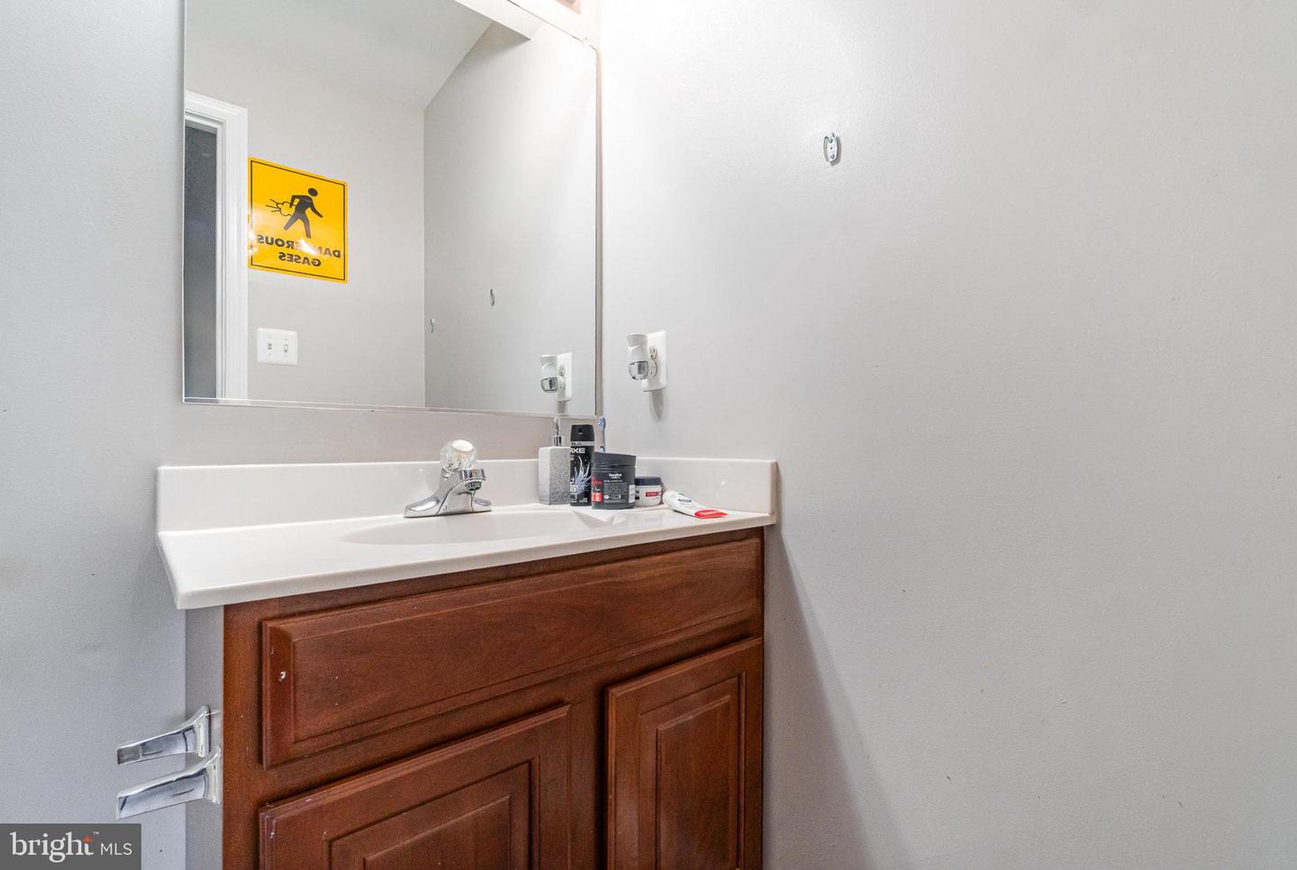 17616 CHISHOLM LN, DUMFRIES, Virginia 22026, 5 Bedrooms Bedrooms, ,3 BathroomsBathrooms,Residential,For sale,17616 CHISHOLM LN,VAPW2092842 MLS # VAPW2092842