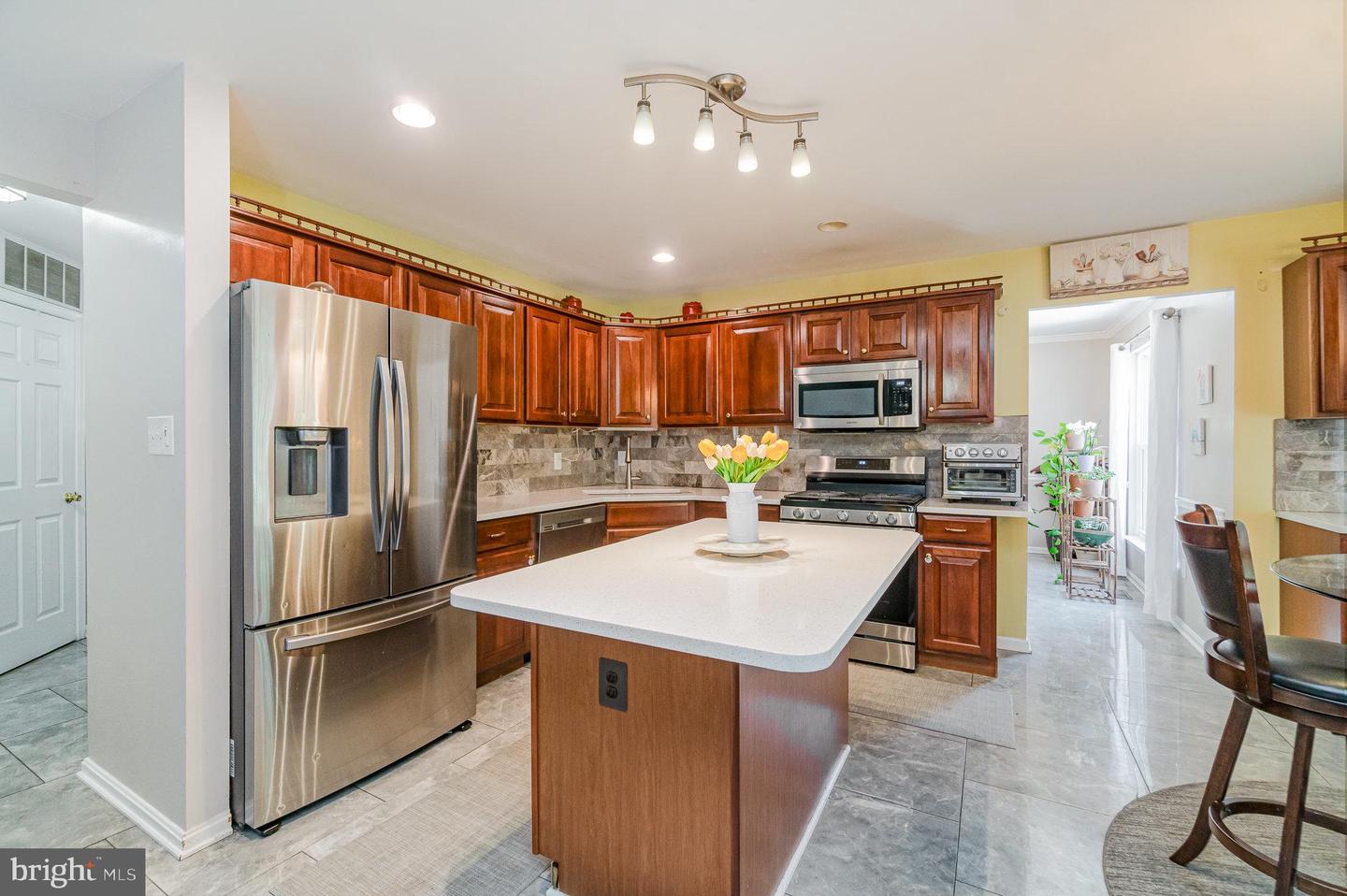 17616 CHISHOLM LN, DUMFRIES, Virginia 22026, 5 Bedrooms Bedrooms, ,3 BathroomsBathrooms,Residential,For sale,17616 CHISHOLM LN,VAPW2092842 MLS # VAPW2092842