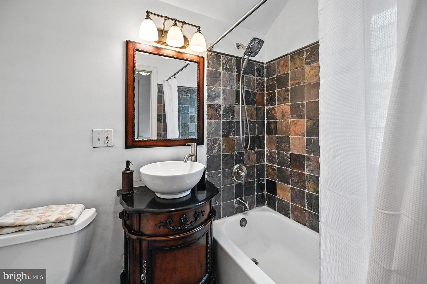 3921 22ND ST NE, WASHINGTON, District Of Columbia 20018, 3 Bedrooms Bedrooms, ,2 BathroomsBathrooms,Residential,For sale,3921 22ND ST NE,DCDC2203224 MLS # DCDC2203224