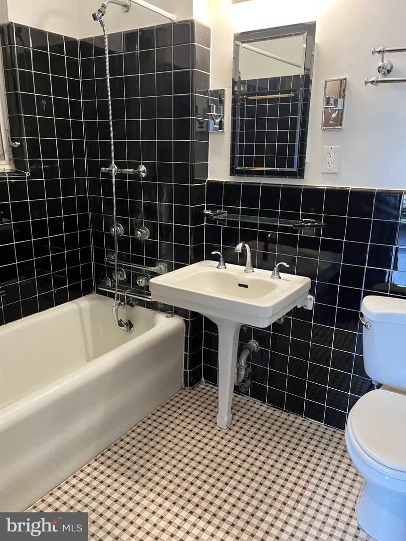 4000 CATHEDRAL AVE NW #309B, WASHINGTON, District Of Columbia 20016, 2 Bedrooms Bedrooms, ,1 BathroomBathrooms,Residential,For sale,4000 CATHEDRAL AVE NW #309B,DCDC2208254 MLS # DCDC2208254