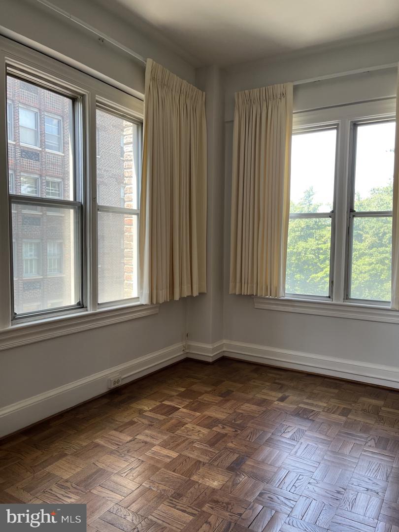 4000 CATHEDRAL AVE NW #309B, WASHINGTON, District Of Columbia 20016, 2 Bedrooms Bedrooms, ,1 BathroomBathrooms,Residential,For sale,4000 CATHEDRAL AVE NW #309B,DCDC2208254 MLS # DCDC2208254