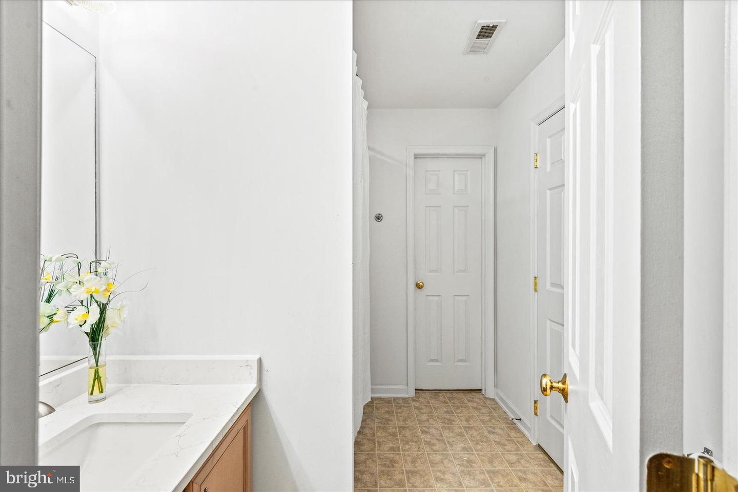 21 WENTWORTH DR, FREDERICKSBURG, Virginia 22406, 7 Bedrooms Bedrooms, ,5 BathroomsBathrooms,Residential,For sale,21 WENTWORTH DR,VAST2040450 MLS # VAST2040450