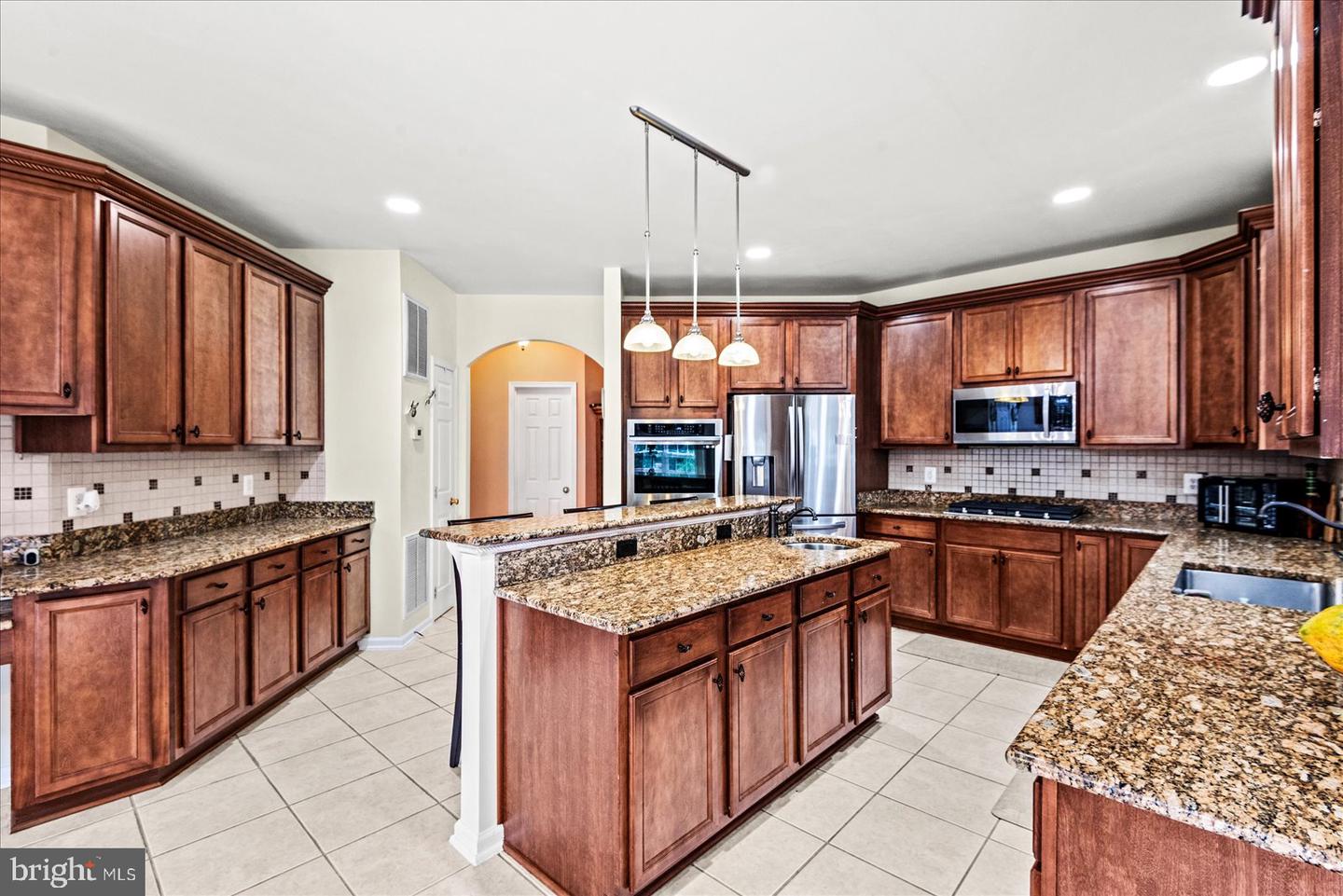 21 WENTWORTH DR, FREDERICKSBURG, Virginia 22406, 7 Bedrooms Bedrooms, ,5 BathroomsBathrooms,Residential,For sale,21 WENTWORTH DR,VAST2040450 MLS # VAST2040450