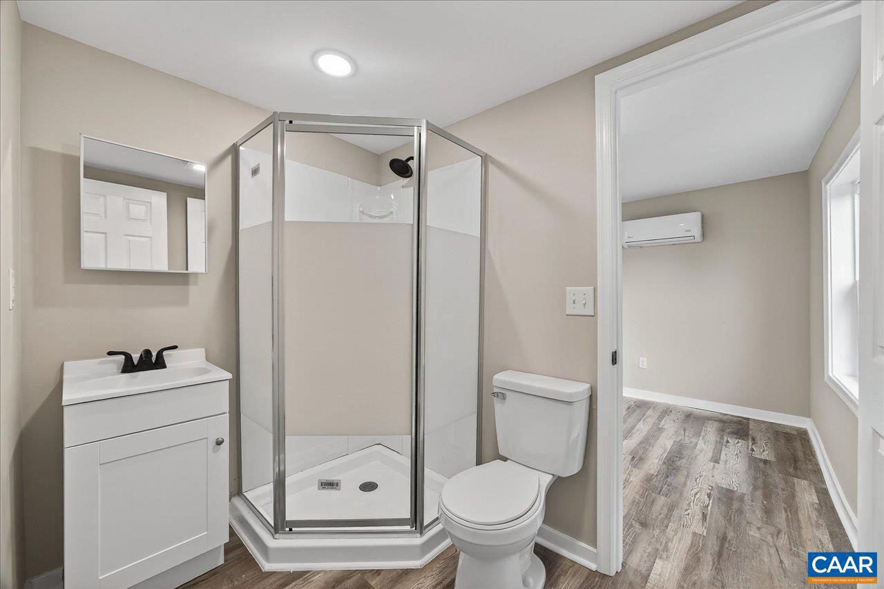 1003 W JOHNSON ST, STAUNTON, Virginia 24401, 2 Bedrooms Bedrooms, ,2 BathroomsBathrooms,Residential,For sale,1003 W JOHNSON ST,669302 MLS # 669302