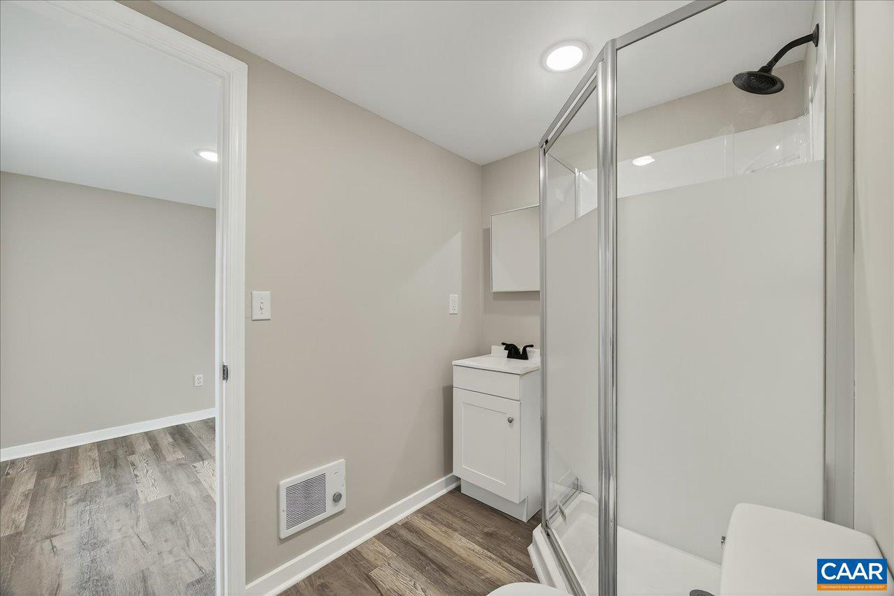 1003 W JOHNSON ST, STAUNTON, Virginia 24401, 2 Bedrooms Bedrooms, ,2 BathroomsBathrooms,Residential,For sale,1003 W JOHNSON ST,669302 MLS # 669302