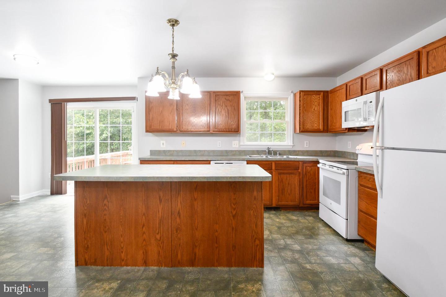 3802 TOWNSLEY ST, FREDERICKSBURG, Virginia 22408, 5 Bedrooms Bedrooms, 18 Rooms Rooms,3 BathroomsBathrooms,Residential,For sale,3802 TOWNSLEY ST,VASP2036932 MLS # VASP2036932 3802 TOWNSLEY ST, FREDERICKSBURG, Virginia 22408, 5 Bedrooms Bedrooms, 18 Rooms Rooms,3 BathroomsBathrooms,Residential,For sale,3802 TOWNSLEY ST,VASP2036932 MLS # VASP2036932