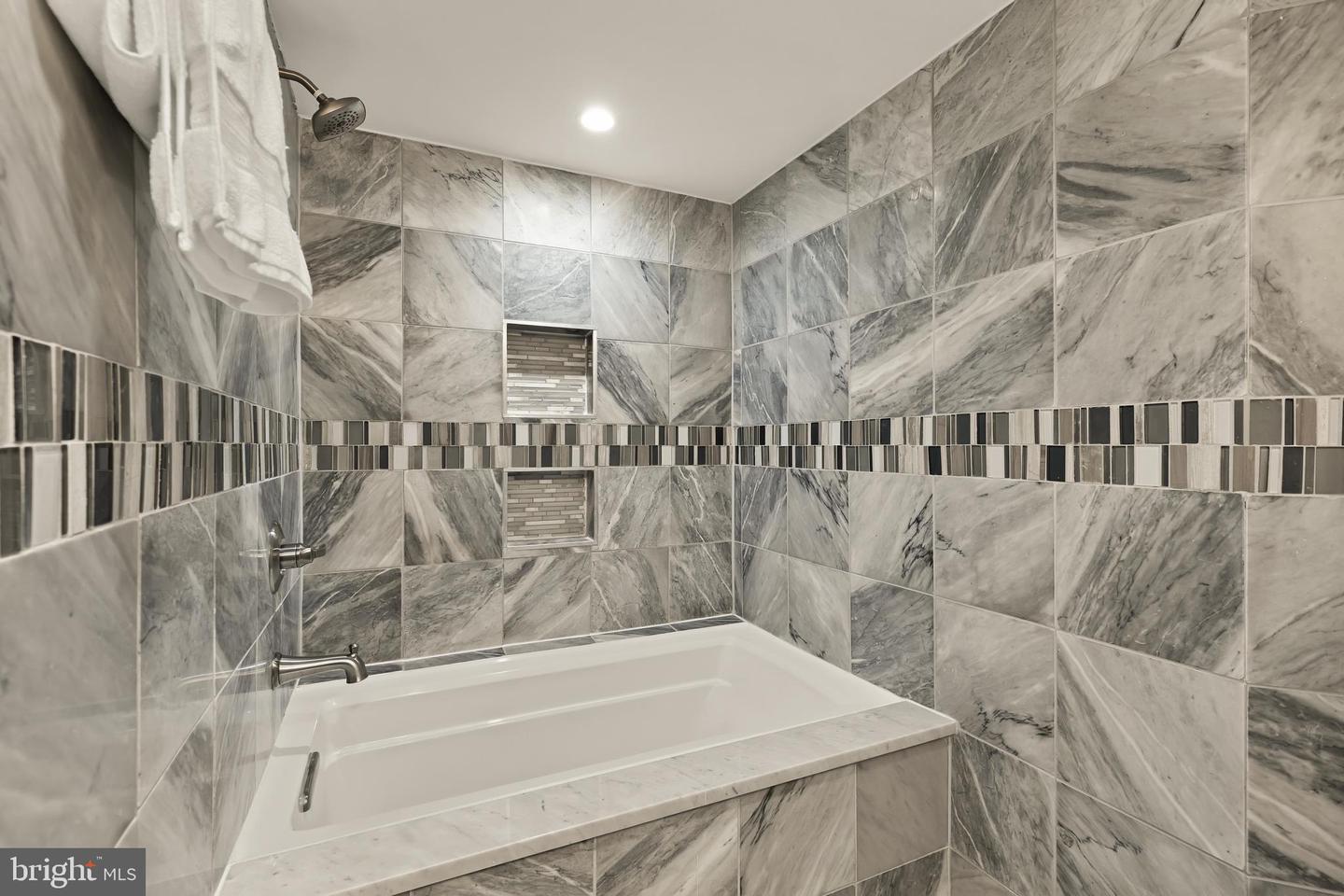 1671 GALES ST NE #1, WASHINGTON, District Of Columbia 20002, 2 Bedrooms Bedrooms, ,2 BathroomsBathrooms,Residential,For sale,1671 GALES ST NE #1,DCDC2231148 MLS # DCDC2231148