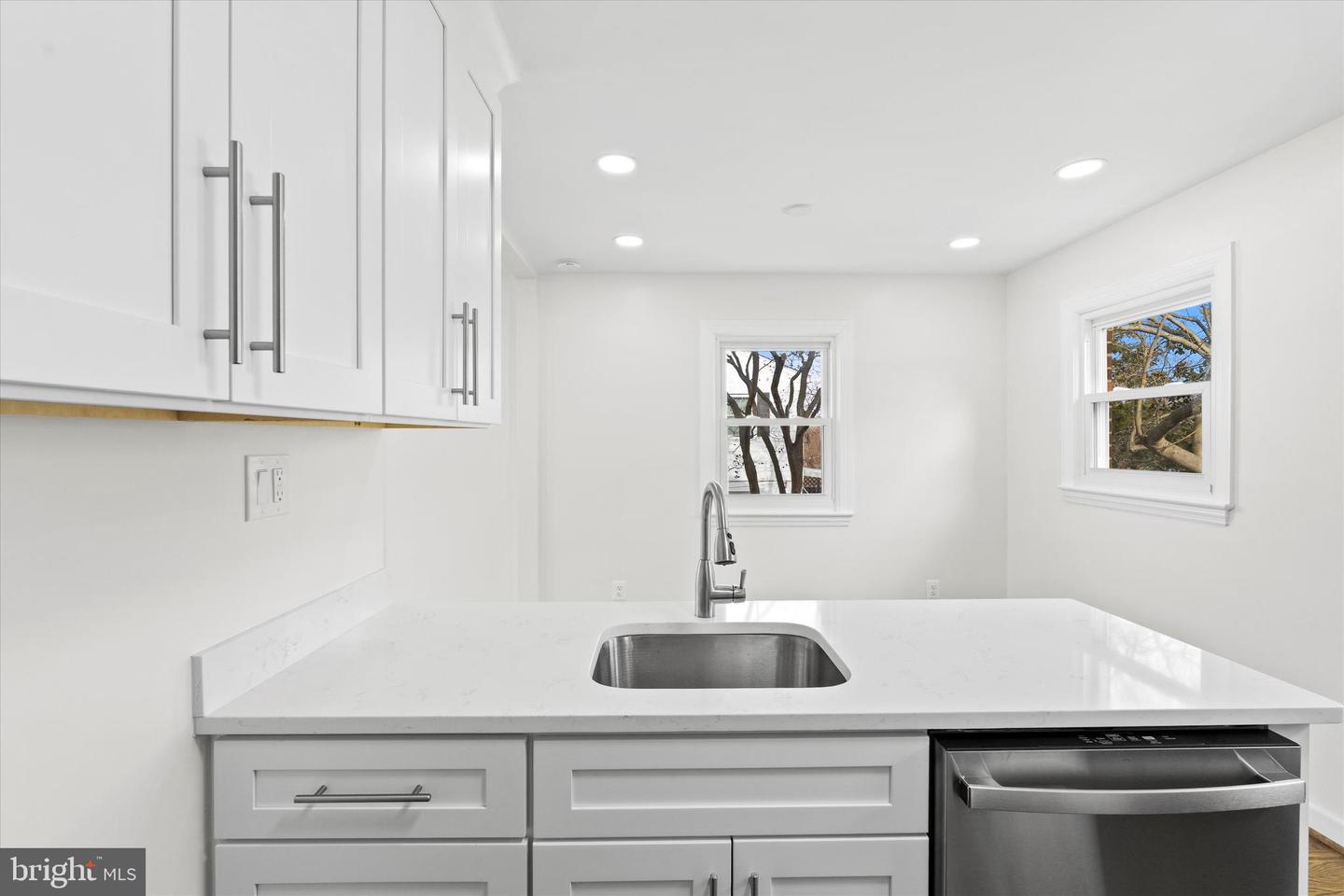 6913 WESTHAMPTON DR, ALEXANDRIA, Virginia 22307, 2 Bedrooms Bedrooms, ,2 BathroomsBathrooms,Residential,For sale,6913 WESTHAMPTON DR,VAFX2281640 MLS # VAFX2281640 6913 WESTHAMPTON DR, ALEXANDRIA, Virginia 22307, 2 Bedrooms Bedrooms, ,2 BathroomsBathrooms,Residential,For sale,6913 WESTHAMPTON DR,VAFX2281640 MLS # VAFX2281640