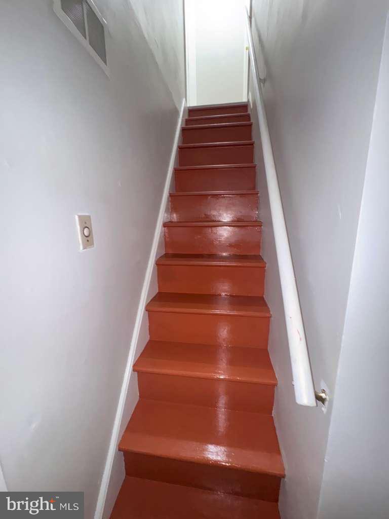 3007 ELMWOOD DR, ALEXANDRIA, Virginia 22303, 5 Bedrooms Bedrooms, ,3 BathroomsBathrooms,Residential,For sale,3007 ELMWOOD DR,VAFX2281802 MLS # VAFX2281802