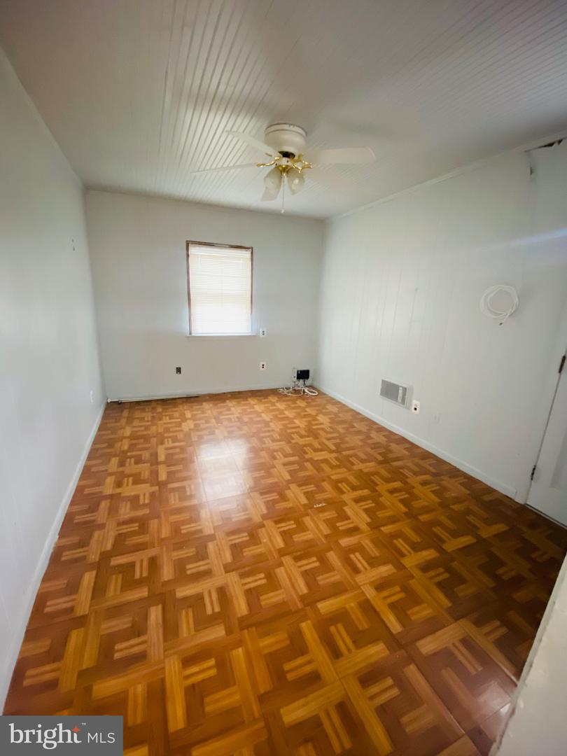 3007 ELMWOOD DR, ALEXANDRIA, Virginia 22303, 5 Bedrooms Bedrooms, ,3 BathroomsBathrooms,Residential,For sale,3007 ELMWOOD DR,VAFX2281802 MLS # VAFX2281802