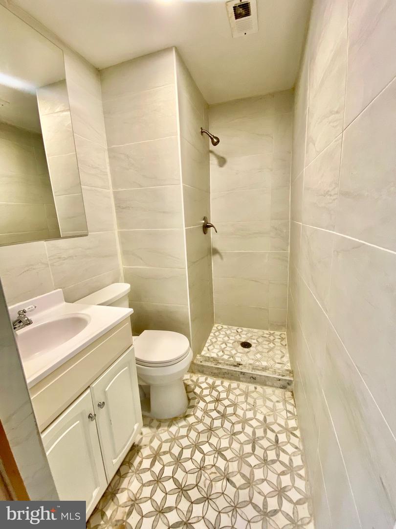 3007 ELMWOOD DR, ALEXANDRIA, Virginia 22303, 5 Bedrooms Bedrooms, ,3 BathroomsBathrooms,Residential,For sale,3007 ELMWOOD DR,VAFX2281802 MLS # VAFX2281802