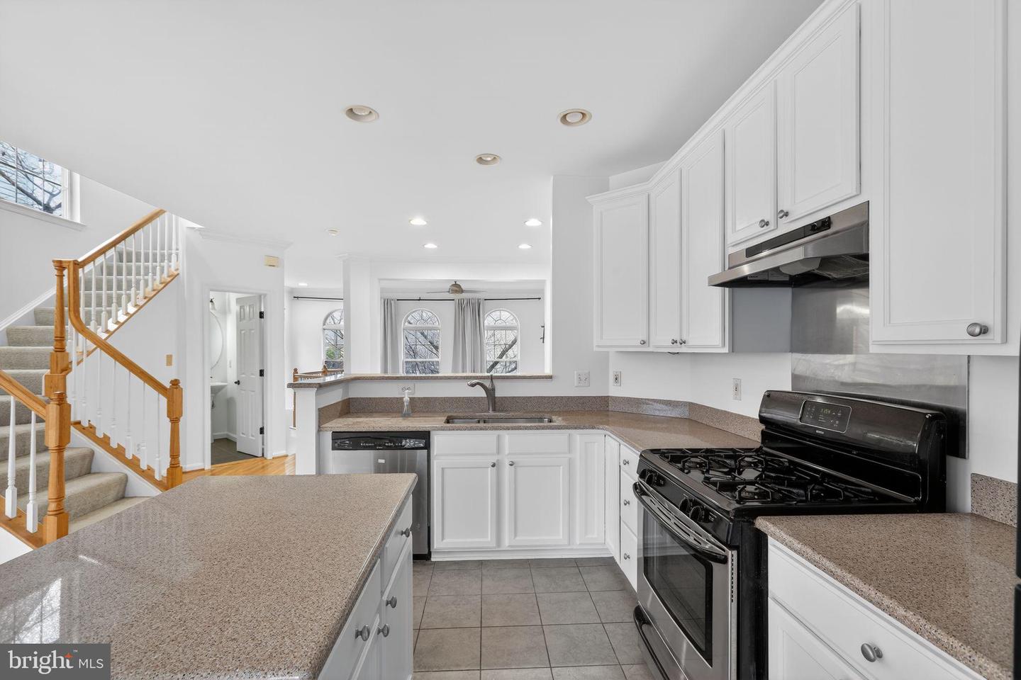 5457 PATUXENT KNOLL PL, ALEXANDRIA, Virginia 22312, 3 Bedrooms Bedrooms, 7 Rooms Rooms,3 BathroomsBathrooms,Residential,For sale,5457 PATUXENT KNOLL PL,VAFX2283158 MLS # VAFX2283158