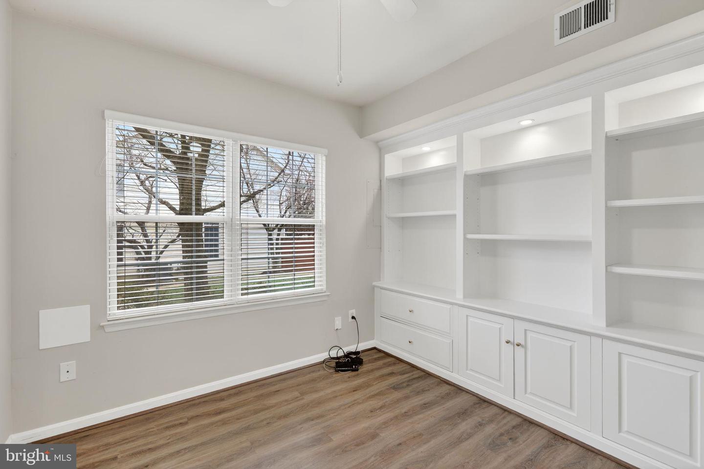 5457 PATUXENT KNOLL PL, ALEXANDRIA, Virginia 22312, 3 Bedrooms Bedrooms, 7 Rooms Rooms,3 BathroomsBathrooms,Residential,For sale,5457 PATUXENT KNOLL PL,VAFX2283158 MLS # VAFX2283158