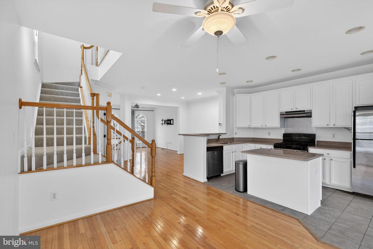 5457 PATUXENT KNOLL PL, ALEXANDRIA, Virginia 22312, 3 Bedrooms Bedrooms, 7 Rooms Rooms,3 BathroomsBathrooms,Residential,For sale,5457 PATUXENT KNOLL PL,VAFX2283158 MLS # VAFX2283158