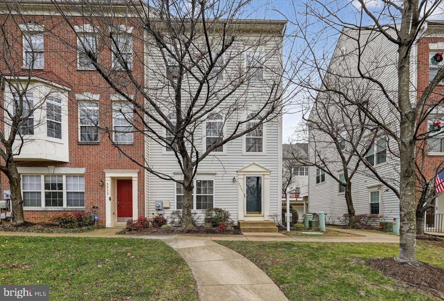 5457 PATUXENT KNOLL PL, ALEXANDRIA, Virginia 22312, 3 Bedrooms Bedrooms, 7 Rooms Rooms,3 BathroomsBathrooms,Residential,For sale,5457 PATUXENT KNOLL PL,VAFX2283158 MLS # VAFX2283158