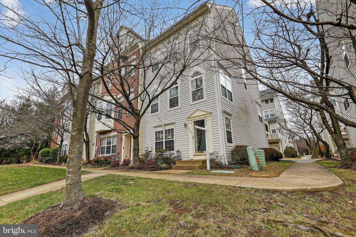 5457 PATUXENT KNOLL PL, ALEXANDRIA, Virginia 22312, 3 Bedrooms Bedrooms, 7 Rooms Rooms,3 BathroomsBathrooms,Residential,For sale,5457 PATUXENT KNOLL PL,VAFX2283158 MLS # VAFX2283158