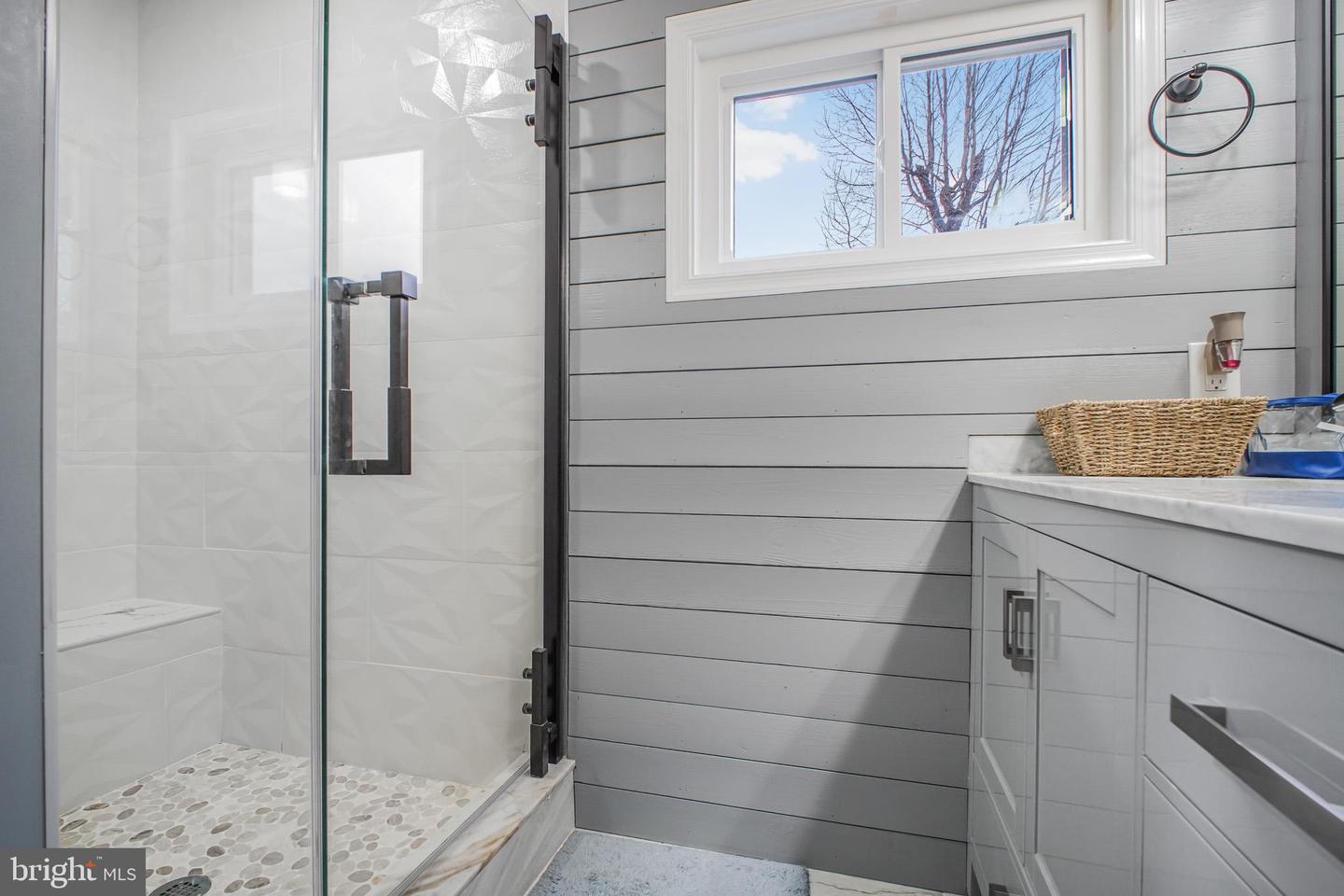 8227 FRYE RD, ALEXANDRIA, Virginia 22309, 5 Bedrooms Bedrooms, ,3 BathroomsBathrooms,Residential,For sale,8227 FRYE RD,VAFX2284104 MLS # VAFX2284104