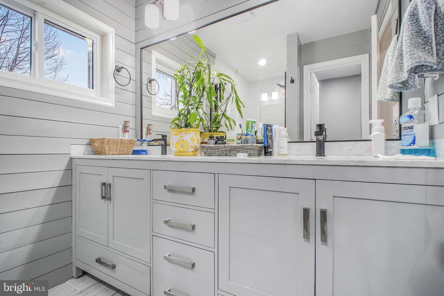 8227 FRYE RD, ALEXANDRIA, Virginia 22309, 5 Bedrooms Bedrooms, ,3 BathroomsBathrooms,Residential,For sale,8227 FRYE RD,VAFX2284104 MLS # VAFX2284104