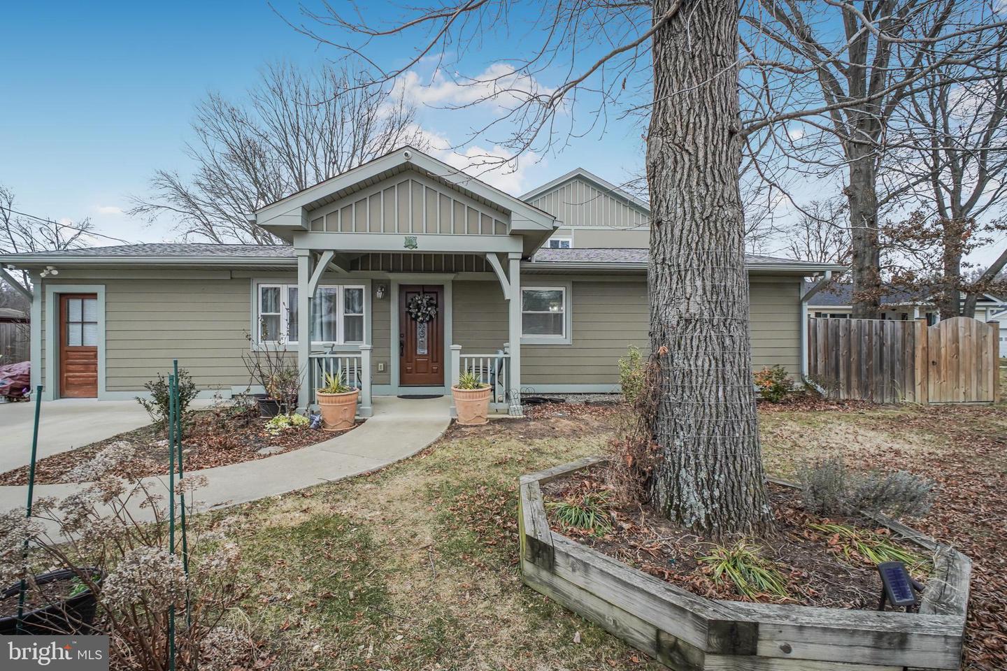 8227 FRYE RD, ALEXANDRIA, Virginia 22309, 5 Bedrooms Bedrooms, ,3 BathroomsBathrooms,Residential,For sale,8227 FRYE RD,VAFX2284104 MLS # VAFX2284104