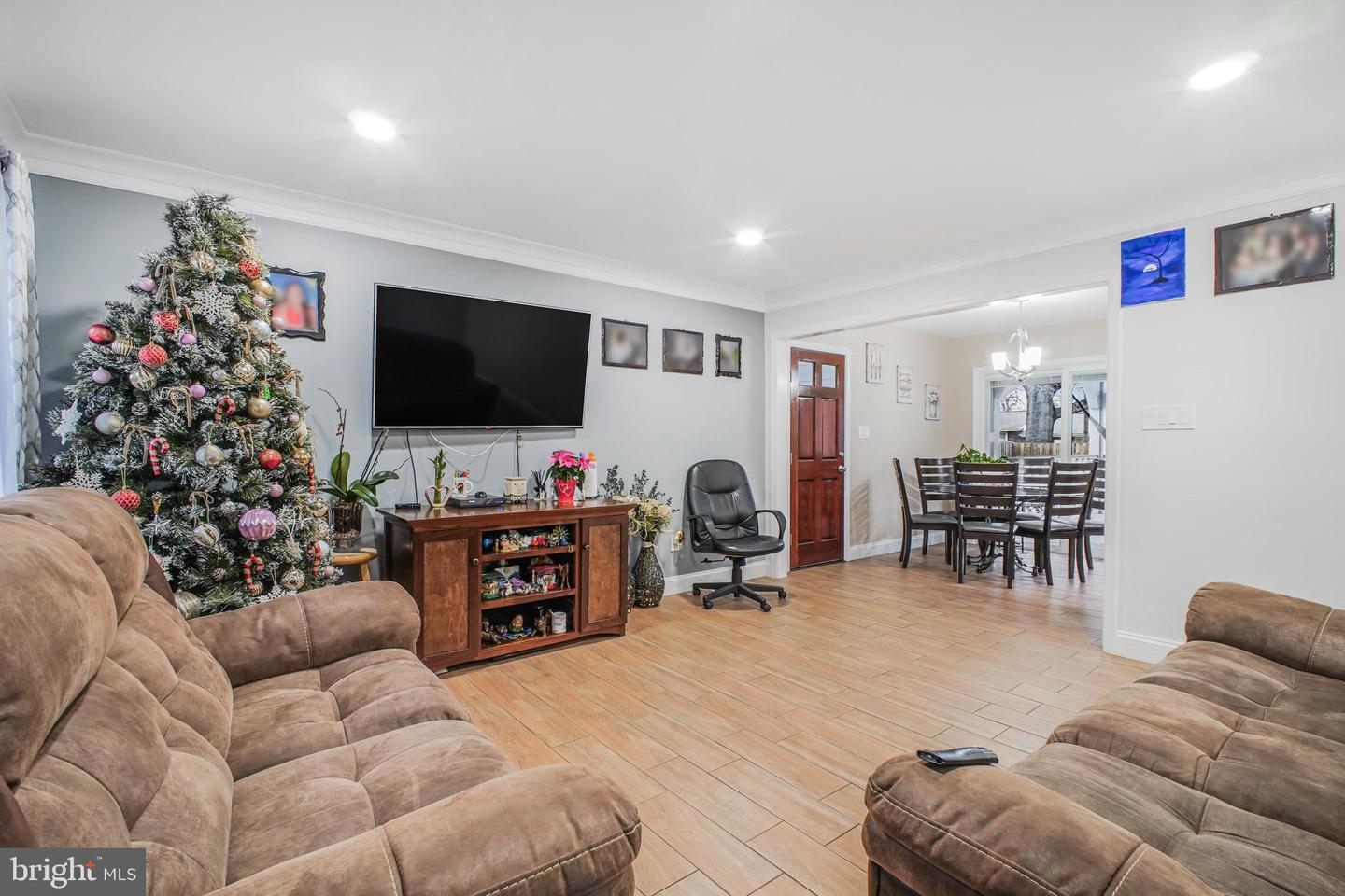 8227 FRYE RD, ALEXANDRIA, Virginia 22309, 5 Bedrooms Bedrooms, ,3 BathroomsBathrooms,Residential,For sale,8227 FRYE RD,VAFX2284104 MLS # VAFX2284104